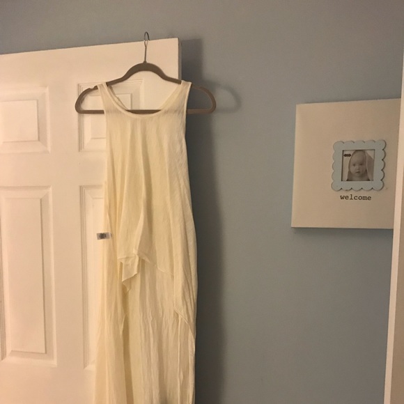 White top - Picture 1 of 1